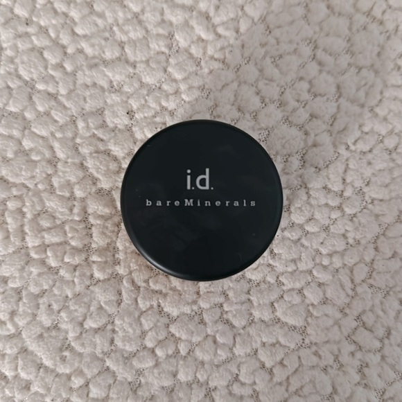 bareMinerals Other - Bare Minerals i.d. Foundation- medium